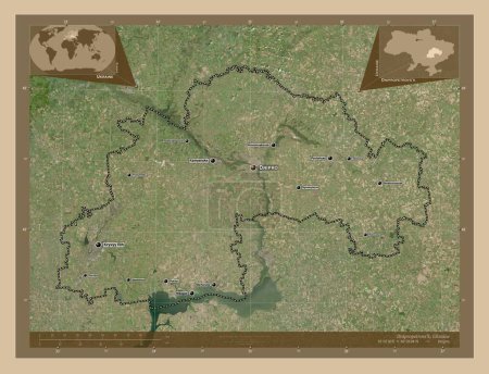 Téléchargez les photos : Dnipropetrov'k, région de l'Ukraine. Carte satellite basse résolution. Emplacements et noms des grandes villes de la région. Corner cartes de localisation auxiliaires - en image libre de droit