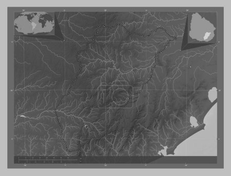 Téléchargez les photos : Lavalleja, département de l'Uruguay. Carte d'altitude en niveaux de gris avec lacs et rivières. Corner cartes de localisation auxiliaires - en image libre de droit