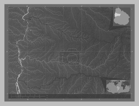 Téléchargez les photos : Paysandu, département de l'Uruguay. Carte d'altitude en niveaux de gris avec lacs et rivières. Corner cartes de localisation auxiliaires - en image libre de droit