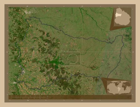 Foto de Paysandu, departamento de Uruguay. Mapa satelital de baja resolución. Ubicaciones de las principales ciudades de la región. Mapas de ubicación auxiliares de esquina - Imagen libre de derechos
