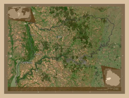 Foto de Río Negro, departamento de Uruguay. Mapa satelital de baja resolución. Ubicaciones y nombres de las principales ciudades de la región. Mapas de ubicación auxiliares de esquina - Imagen libre de derechos