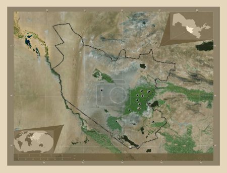 Téléchargez les photos : Bukhoro, région d'Ouzbékistan. Carte satellite haute résolution. Emplacements des grandes villes de la région. Corner cartes de localisation auxiliaires - en image libre de droit