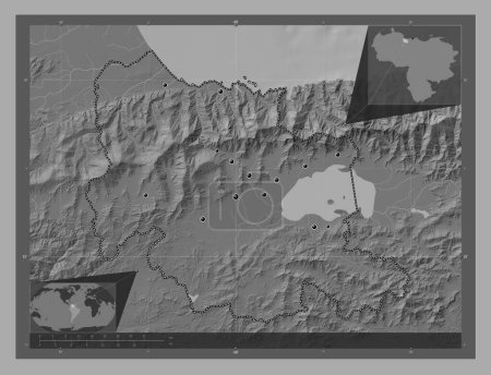 Foto de Carabobo, estado de Venezuela. Mapa de elevación de Bilevel con lagos y ríos. Ubicaciones de las principales ciudades de la región. Mapas de ubicación auxiliares de esquina - Imagen libre de derechos