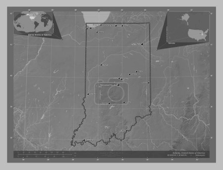 Téléchargez les photos : Indiana, État des États-Unis. Carte d'altitude en niveaux de gris avec lacs et rivières. Emplacements et noms des grandes villes de la région. Corner cartes de localisation auxiliaires - en image libre de droit