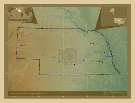 Foto de Nebraska, estado de los Estados Unidos de América. Mapa de elevación de colores con lagos y ríos. Ubicaciones y nombres de las principales ciudades de la región. Mapas de ubicación auxiliares de esquina - Imagen libre de derechos