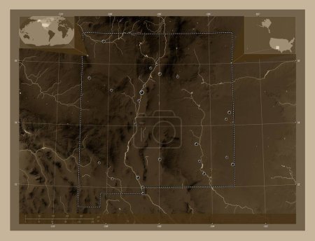 Foto de Nuevo México, estado de los Estados Unidos de América. Mapa de elevación coloreado en tonos sepia con lagos y ríos. Ubicaciones de las principales ciudades de la región. Mapas de ubicación auxiliares de esquina - Imagen libre de derechos