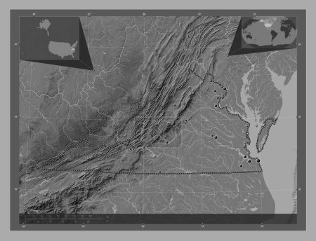 Téléchargez les photos : Virginie, État des États-Unis d'Amérique. Carte d'altitude de Bilevel avec lacs et rivières. Emplacements des grandes villes de la région. Corner cartes de localisation auxiliaires - en image libre de droit
