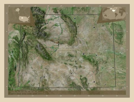 Foto de Wyoming, estado de los Estados Unidos de América. Mapa satelital de alta resolución. Ubicaciones de las principales ciudades de la región. Mapas de ubicación auxiliares de esquina - Imagen libre de derechos