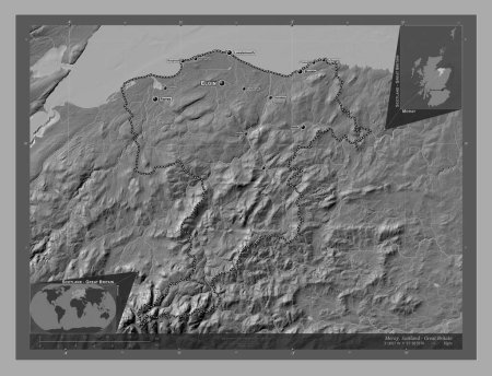 Téléchargez les photos : Moray, région d'Écosse - Grande-Bretagne. Carte d'altitude de Bilevel avec lacs et rivières. Emplacements et noms des grandes villes de la région. Corner cartes de localisation auxiliaires - en image libre de droit