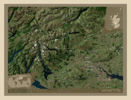 Foto de Stirling, región de Escocia - Gran Bretaña. Mapa satelital de alta resolución. Ubicaciones y nombres de las principales ciudades de la región. Mapas de ubicación auxiliares de esquina - Imagen libre de derechos