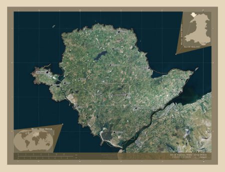 Foto de Isla de Anglesey, región de Gales - Gran Bretaña. Mapa satelital de alta resolución. Ubicaciones y nombres de las principales ciudades de la región. Mapas de ubicación auxiliares de esquina - Imagen libre de derechos