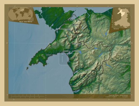 Foto de Gwynedd, región de Gales - Gran Bretaña. Mapa de elevación de colores con lagos y ríos. Ubicaciones y nombres de las principales ciudades de la región. Mapas de ubicación auxiliares de esquina - Imagen libre de derechos