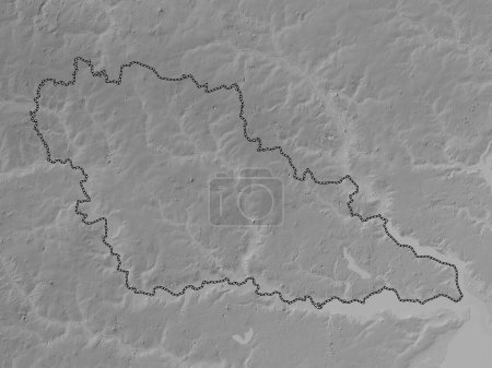 Téléchargez les photos : Babergh, district non métropolitain d'Angleterre - Grande-Bretagne. Carte d'altitude en niveaux de gris avec lacs et rivières - en image libre de droit