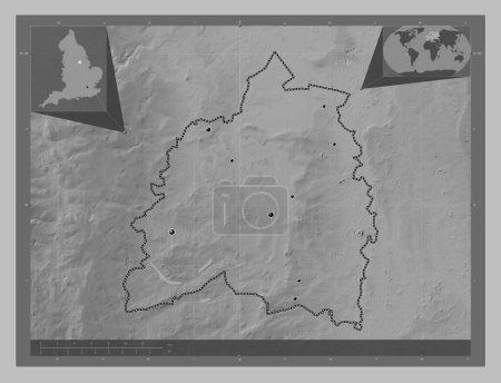 Téléchargez les photos : Bassetlaw, district non métropolitain d'Angleterre - Grande-Bretagne. Carte d'altitude en niveaux de gris avec lacs et rivières. Emplacements des grandes villes de la région. Corner cartes de localisation auxiliaires - en image libre de droit