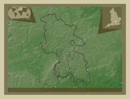 Téléchargez les photos : Buckinghamshire, comté administratif d'Angleterre - Grande-Bretagne. Carte d'altitude colorée dans le style wiki avec des lacs et des rivières. Emplacements des grandes villes de la région. Corner cartes de localisation auxiliaires - en image libre de droit