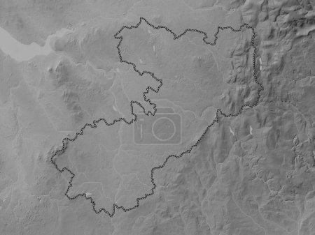 Téléchargez les photos : Cheshire East, comté administratif d'Angleterre - Grande-Bretagne. Carte d'altitude en niveaux de gris avec lacs et rivières - en image libre de droit