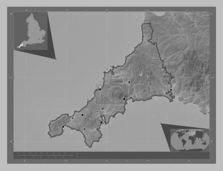 Téléchargez les photos : Cornwall, comté administratif d'Angleterre - Grande-Bretagne. Carte d'altitude en niveaux de gris avec lacs et rivières. Emplacements des grandes villes de la région. Corner cartes de localisation auxiliaires - en image libre de droit