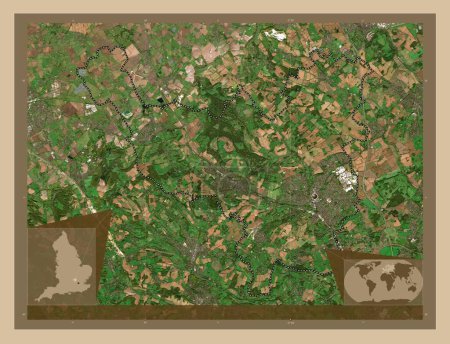 Foto de Dacorum, distrito no metropolitano de Inglaterra Gran Bretaña. Mapa satelital de baja resolución. Mapas de ubicación auxiliares de esquina - Imagen libre de derechos