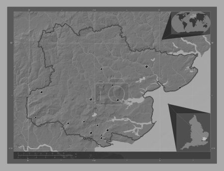 Téléchargez les photos : Essex, comté administratif d'Angleterre - Grande-Bretagne. Carte d'altitude de Bilevel avec lacs et rivières. Emplacements des grandes villes de la région. Corner cartes de localisation auxiliaires - en image libre de droit