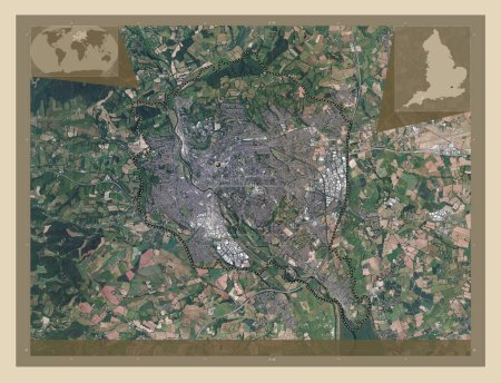Foto de Exeter, distrito no metropolitano de Inglaterra Gran Bretaña. Mapa satelital de alta resolución. Mapas de ubicación auxiliares de esquina - Imagen libre de derechos
