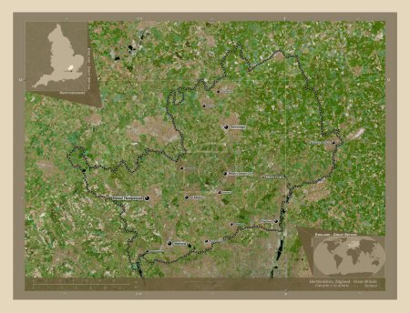 Téléchargez les photos : Hertfordshire, comté administratif d'Angleterre - Grande-Bretagne. Carte satellite haute résolution. Emplacements et noms des grandes villes de la région. Corner cartes de localisation auxiliaires - en image libre de droit