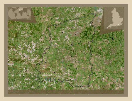 Foto de Horsham, distrito no metropolitano de Inglaterra Gran Bretaña. Mapa satelital de alta resolución. Ubicaciones de las principales ciudades de la región. Mapas de ubicación auxiliares de esquina - Imagen libre de derechos