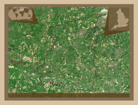 Foto de Horsham, distrito no metropolitano de Inglaterra Gran Bretaña. Mapa satelital de baja resolución. Ubicaciones de las principales ciudades de la región. Mapas de ubicación auxiliares de esquina - Imagen libre de derechos