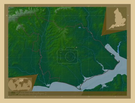 Téléchargez les photos : New Forest, district non métropolitain d'Angleterre - Grande-Bretagne. Carte d'altitude colorée avec lacs et rivières. Corner cartes de localisation auxiliaires - en image libre de droit