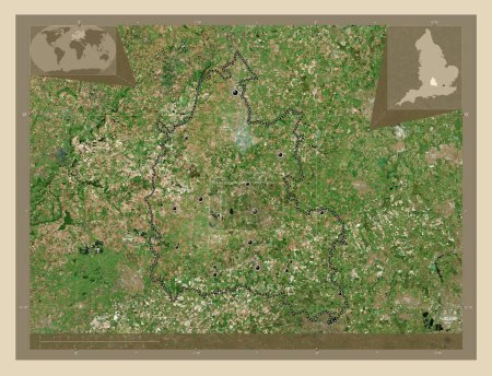 Téléchargez les photos : Oxfordshire, comté administratif d'Angleterre - Grande-Bretagne. Carte satellite haute résolution. Emplacements des grandes villes de la région. Corner cartes de localisation auxiliaires - en image libre de droit