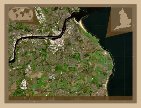 Téléchargez les photos : Tyneside du Sud, comté d'Angleterre - Grande-Bretagne. Carte satellite basse résolution. Corner cartes de localisation auxiliaires - en image libre de droit