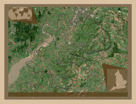 Foto de Stroud, distrito no metropolitano de Inglaterra Gran Bretaña. Mapa satelital de baja resolución. Ubicaciones de las principales ciudades de la región. Mapas de ubicación auxiliares de esquina - Imagen libre de derechos