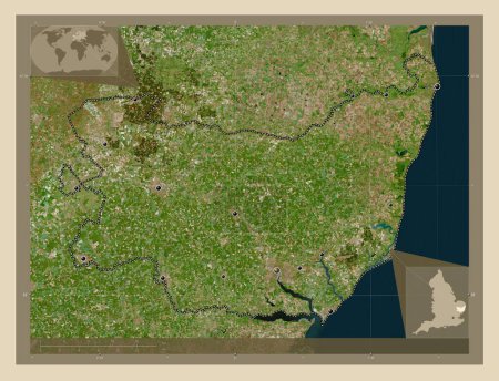 Téléchargez les photos : Suffolk, comté administratif d'Angleterre - Grande-Bretagne. Carte satellite haute résolution. Emplacements des grandes villes de la région. Corner cartes de localisation auxiliaires - en image libre de droit