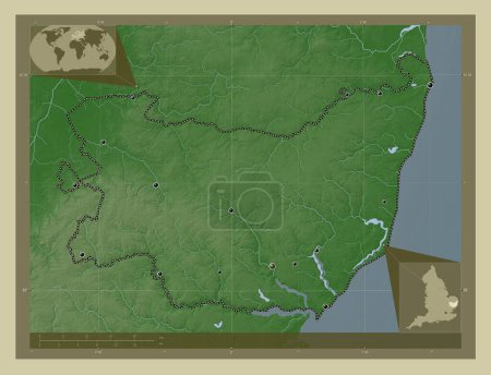 Téléchargez les photos : Suffolk, comté administratif d'Angleterre - Grande-Bretagne. Carte d'altitude colorée dans le style wiki avec des lacs et des rivières. Emplacements des grandes villes de la région. Corner cartes de localisation auxiliaires - en image libre de droit