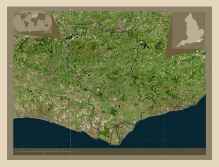 Foto de Wealden, distrito no metropolitano de Inglaterra Gran Bretaña. Mapa satelital de alta resolución. Ubicaciones de las principales ciudades de la región. Mapas de ubicación auxiliares de esquina - Imagen libre de derechos