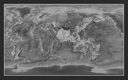 Téléchargez les photos : Plaque tectonique indienne sur la carte d'élévation en niveaux de gris dans la projection Compact Miller centrée méridionale. Lieux des tremblements de terre de plus de 6,5 magnitude enregistrés depuis le début du 17ème siècle - en image libre de droit