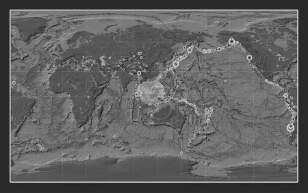 Téléchargez les photos : Plaque tectonique Sunda sur la carte d'élévation bilevel dans la projection Compact Miller centrée méridionale. Lieux des tremblements de terre de plus de 6,5 magnitude enregistrés depuis le début du 17ème siècle - en image libre de droit