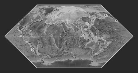 Téléchargez les photos : La plaque tectonique eurasienne sur la carte d'élévation en niveaux de gris dans la projection d'Eckert I était centrée méridionale. Lieux des tremblements de terre de plus de 6,5 magnitude enregistrés depuis le début du 17ème siècle - en image libre de droit