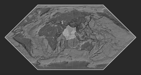 Foto de Placa tectónica india en el mapa de elevación bilevel en la proyección Eckert I centrada meridionalmente. - Imagen libre de derechos