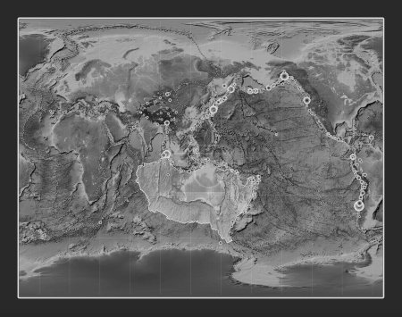 Téléchargez les photos : Plaque tectonique australienne sur la carte d'élévation en niveaux de gris dans la projection stéréographique de Gall centrée méridionale. Lieux des tremblements de terre de plus de 6,5 magnitude enregistrés depuis le début du 17ème siècle - en image libre de droit