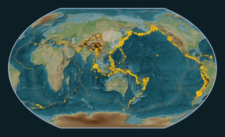 Téléchargez les photos : Plaque tectonique Amour sur la carte d'élévation de style Wiki dans la projection Kavrayskiy VII centrée méridionale. Lieux des tremblements de terre de plus de 6,5 magnitude enregistrés depuis le début du 17ème siècle - en image libre de droit