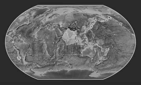 Téléchargez les photos : Plaque tectonique indienne sur la carte d'élévation en niveaux de gris dans la projection de Kavrayskiy VII centrée méridionale. Lieux des tremblements de terre de plus de 6,5 magnitude enregistrés depuis le début du 17ème siècle - en image libre de droit