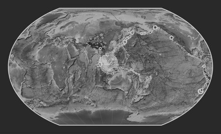 Téléchargez les photos : Plaque tectonique de la Sunda sur la carte de l'élévation en niveaux de gris dans la projection de Kavrayskiy VII centrée méridionale. Lieux des tremblements de terre de plus de 6,5 magnitude enregistrés depuis le début du 17ème siècle - en image libre de droit