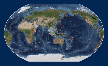 Téléchargez les photos : Plaque tectonique Sunda sur la carte satellite Blue Marble dans la projection Kavrayskiy VII centrée méridionale. Distribution des volcans connus - en image libre de droit