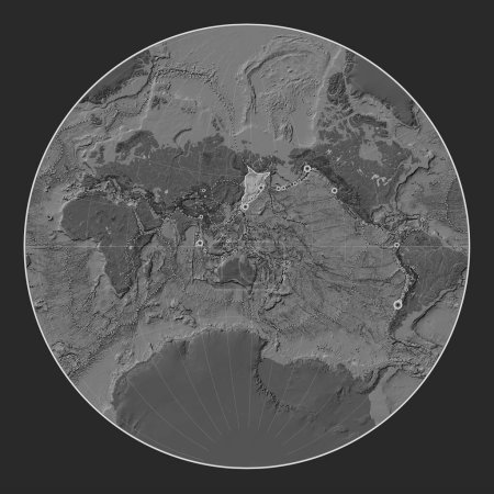 Foto de Placa tectónica de Okhotsk en el mapa de elevación bilevel en la proyección de Lagrange centrada meridionalmente. Localizaciones de terremotos de magnitud superior a 6,5 registradas desde principios del siglo XVII - Imagen libre de derechos