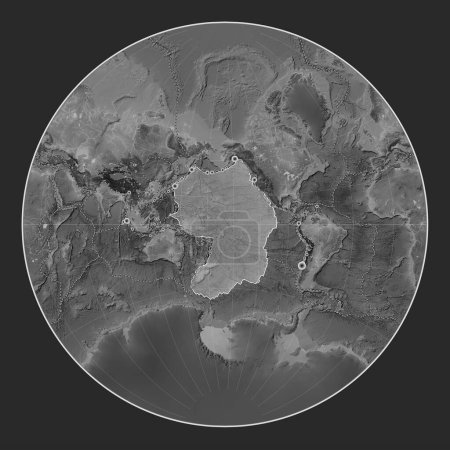 Foto de Placa tectónica del Pacífico en el mapa de elevación a escala de grises en la proyección de Lagrange centrada meridionalmente. Localizaciones de terremotos de magnitud superior a 6,5 registradas desde principios del siglo XVII - Imagen libre de derechos