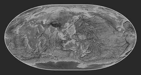 Téléchargez les photos : Plaque tectonique de la mer des Philippines sur la carte d'altitude en niveaux de gris dans la projection de Loximuthal centrée méridionale. Limites des autres plaques - en image libre de droit
