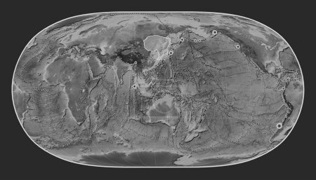 Téléchargez les photos : Plaque tectonique d'Amour sur la carte d'altitude en niveaux de gris dans la projection Natural Earth II centrée méridionale. Lieux des tremblements de terre de plus de 6,5 magnitude enregistrés depuis le début du 17ème siècle - en image libre de droit