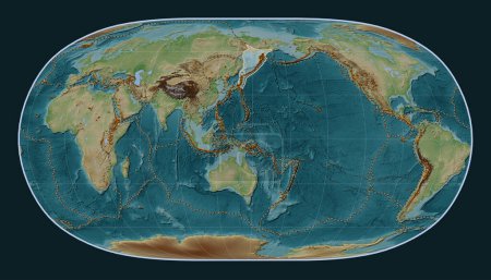 Téléchargez les photos : Plaque tectonique Okhotsk sur la carte d'élévation de style Wiki dans la projection Natural Earth II centrée méridionale. Distribution des volcans connus - en image libre de droit