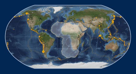 Téléchargez les photos : Plaque tectonique africaine sur la carte satellite Blue Marble dans la projection Robinson centrée méridionale. Lieux des tremblements de terre de plus de 6,5 magnitude enregistrés depuis le début du 17ème siècle - en image libre de droit