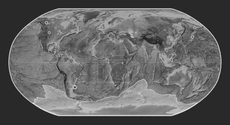 Téléchargez les photos : Plaque tectonique antarctique sur la carte d'altitude en niveaux de gris dans la projection Robinson centrée méridionale. Lieux des tremblements de terre de plus de 6,5 magnitude enregistrés depuis le début du 17ème siècle - en image libre de droit